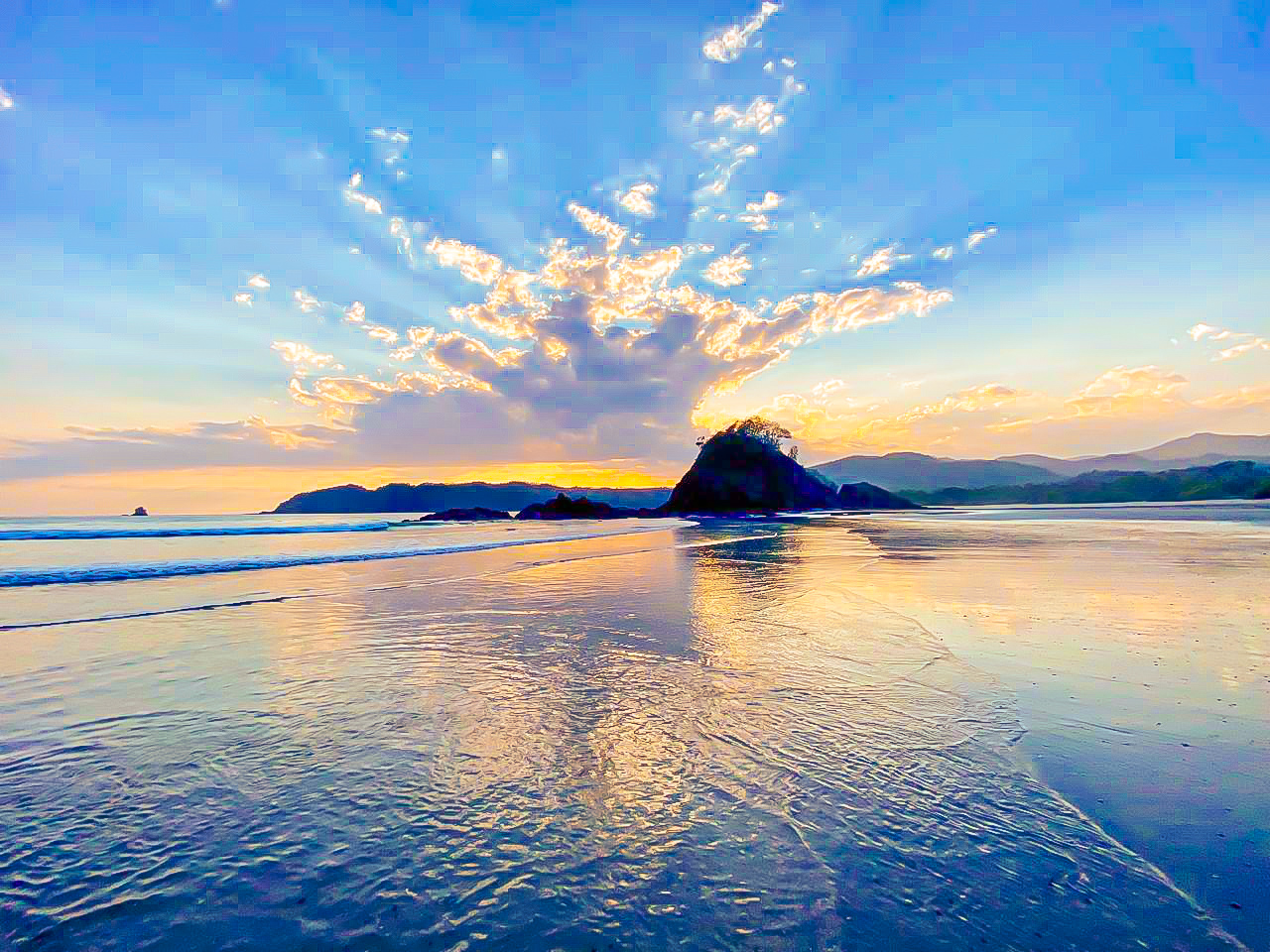 Galeri Pantai Maloba - Gambar 10